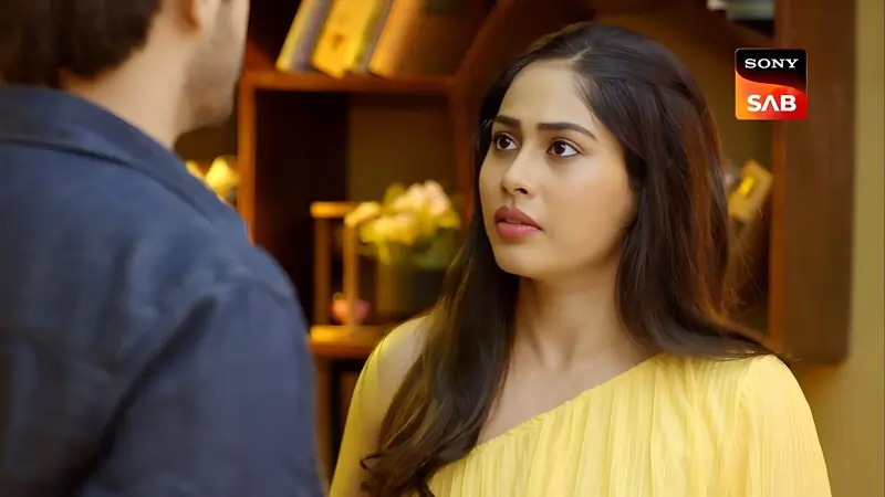 Pushpa Impossible: Rashi Locked In Bathroom Amid Marital Trouble, Pushpa Threatens Police Action