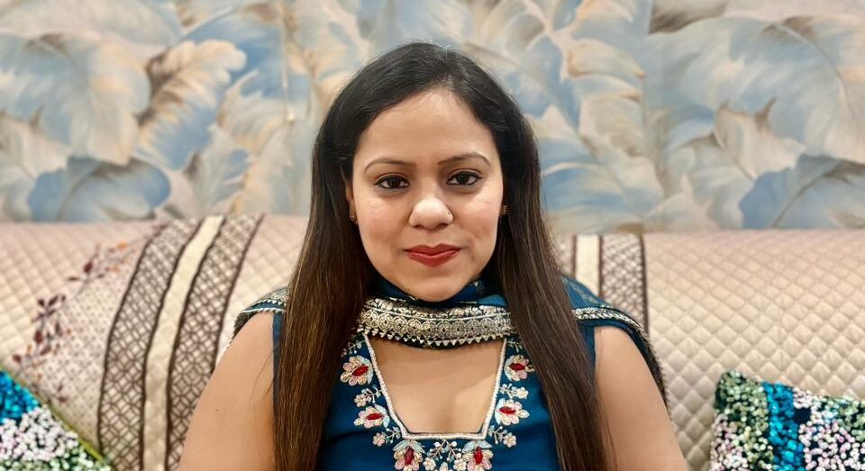 Tarot reader and energy healer Aarti Kakkar speaking about women empowerment