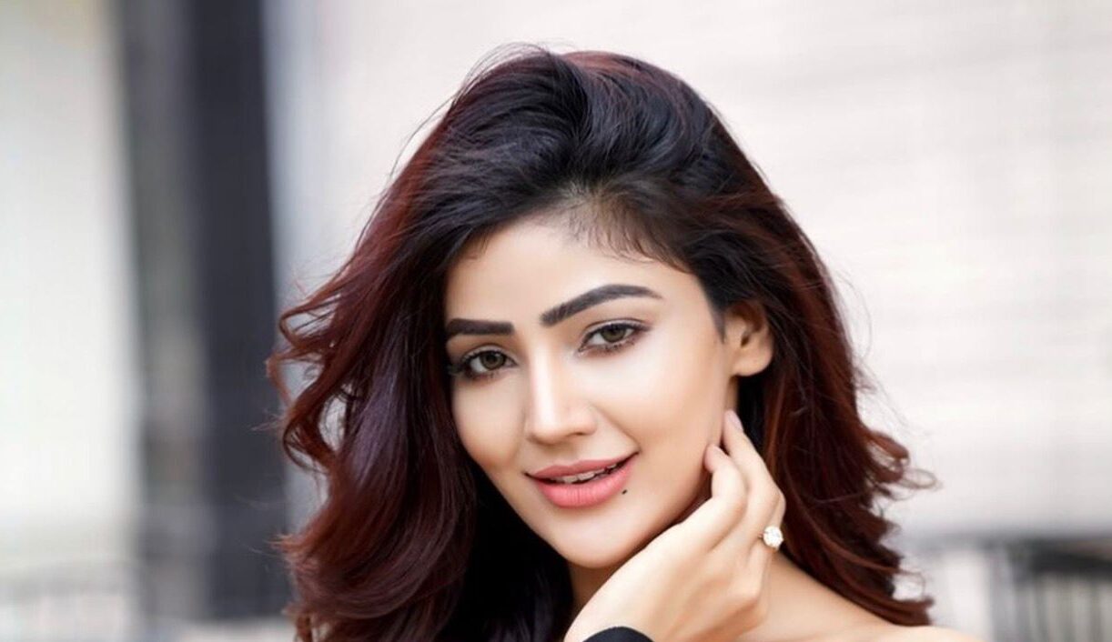 Soniya Bansal talking about Mumbai’s happiness and lifestyle