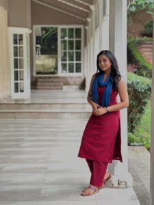 Sumbul Touqeer posing during an interview about Itni Si Khushi going off-air